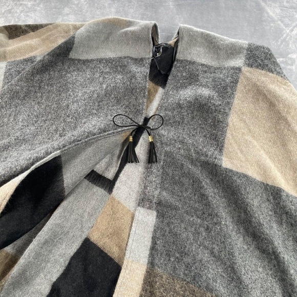 Marc New York Shawl One Size Tan Gray Plaid Fringe Soft Tassel Tie Front Wrap - Picture 3 of 15